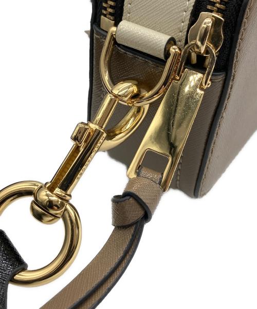 MARC JACOBS（マークジェイコブズ）MARC JACOBS (マークジェイコブズ) ショルダーバッグ ベージュ×ホワイトの古着・服飾アイテム