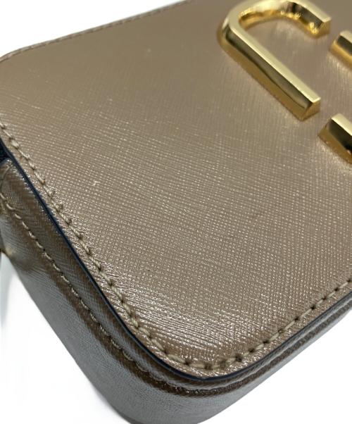 MARC JACOBS（マークジェイコブズ）MARC JACOBS (マークジェイコブズ) ショルダーバッグ ベージュ×ホワイトの古着・服飾アイテム