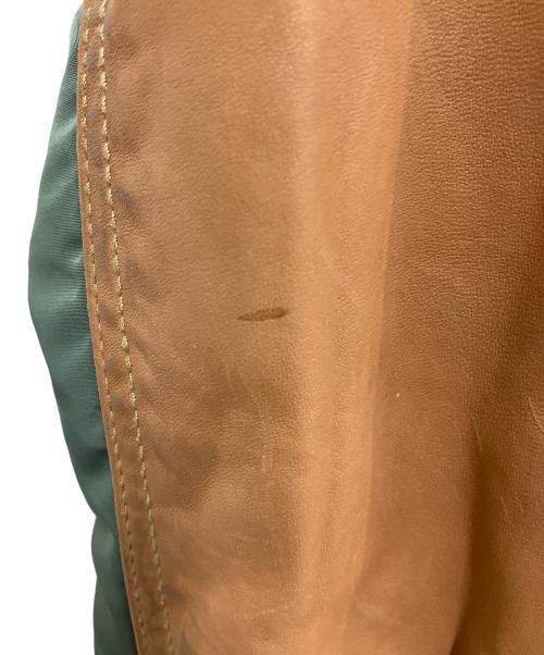 AVIREX（アヴィレックス）AVIREX (アヴィレックス) レザーパッチフライトジャケット ブラウン×グリーン サイズ:Mの古着・服飾アイテム