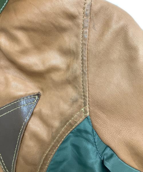 AVIREX（アヴィレックス）AVIREX (アヴィレックス) レザーパッチフライトジャケット ブラウン×グリーン サイズ:Mの古着・服飾アイテム