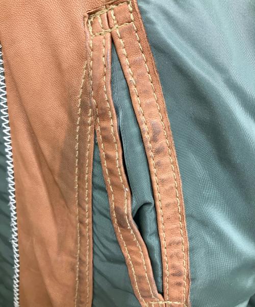 AVIREX（アヴィレックス）AVIREX (アヴィレックス) レザーパッチフライトジャケット ブラウン×グリーン サイズ:Mの古着・服飾アイテム