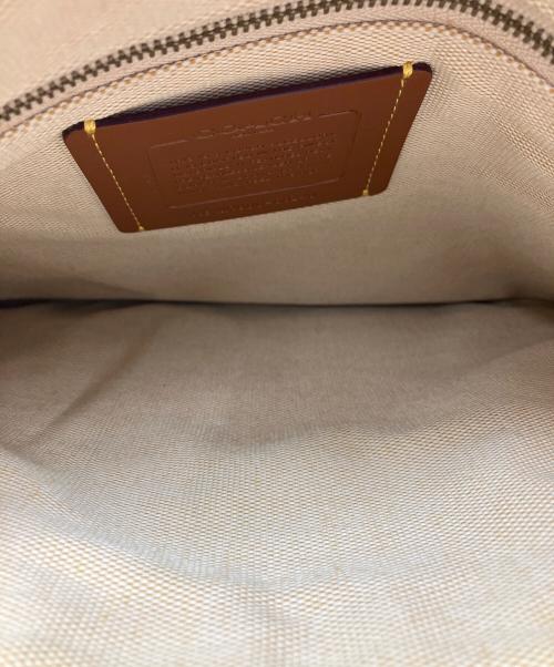 COACH（コーチ）COACH (コーチ) クラッチバッグ ベージュの古着・服飾アイテム