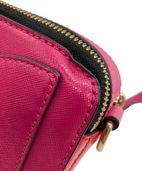 Marc by Marc Jacobs（マークバイマークジェイコブス）Marc by Marc Jacobs (マークバイマークジェイコブス) ショルダーポーチ ショッキングピンクの古着・服飾アイテム