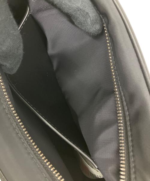 BURBERRY（バーバリー）BURBERRY (バーバリー) ボディバッグ ブラックの古着・服飾アイテム