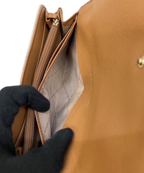 MICHAEL KORS（マイケルコース）MICHAEL KORS (マイケルコース) 長財布 ベージュの古着・服飾アイテム