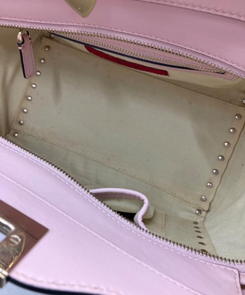 VALENTINO（ヴァレンティノ）VALENTINO (ヴァレンティノ) ロックスタッズ2WAYバッグ ピンク×ゴールドの古着・服飾アイテム