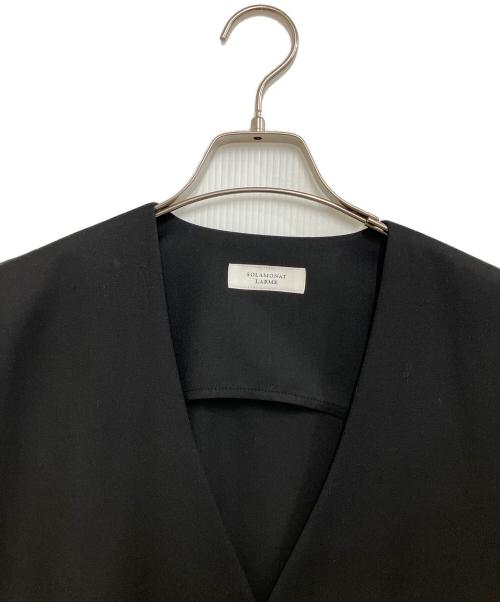 SOLAMONAT LARME（ソラモナラーム）SOLAMONAT LARME (ソラモナラーム) ノーカラーベスト ブラック サイズ:Mの古着・服飾アイテム
