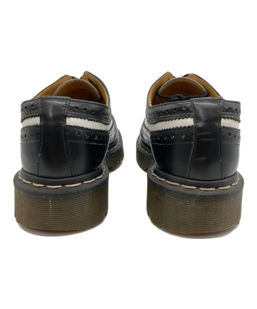Dr.Martens（ドクターマーチン）Dr.Martens (ドクターマーチン) ブローグシューズ ホワイト×ブラック サイズ:27cmの古着・服飾アイテム