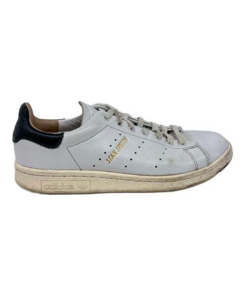adidas（アディダス）adidas (アディダス) スニーカー ホワイト サイズ:24の古着・服飾アイテム