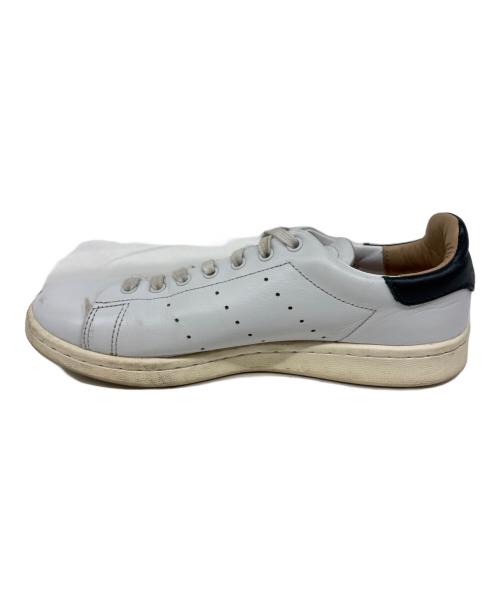 adidas（アディダス）adidas (アディダス) スニーカー ホワイト サイズ:24の古着・服飾アイテム