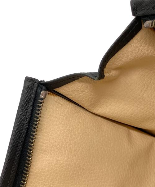 MCM（エムシーエム）MCM (エムシーエム) クラッチバッグ ブラックの古着・服飾アイテム