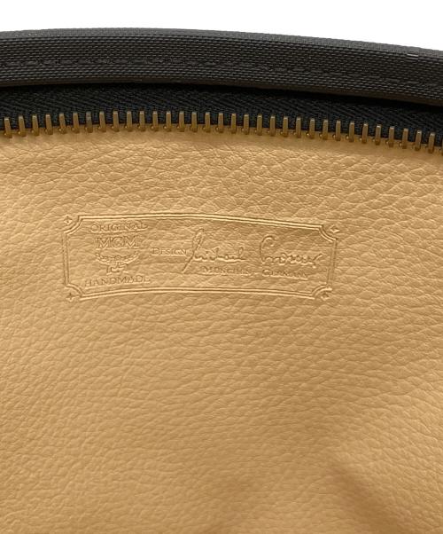 MCM（エムシーエム）MCM (エムシーエム) クラッチバッグ ブラックの古着・服飾アイテム