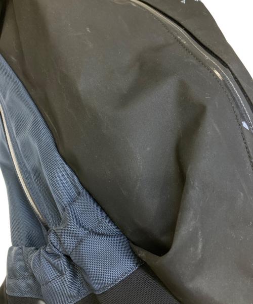 ARC'TERYX（アークテリクス）ARC'TERYX (アークテリクス) リュック ブラック×ネイビーの古着・服飾アイテム