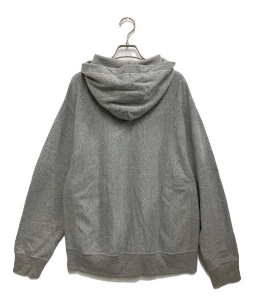 BABY MiLO（ベビーマイロ）BABY MiLO (ベビーマイロ) KAWS (カウズ) プルオーバーパーカー グレー サイズ:Mの古着・服飾アイテム