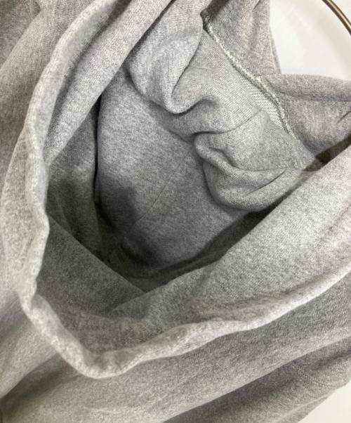 BABY MiLO（ベビーマイロ）BABY MiLO (ベビーマイロ) KAWS (カウズ) プルオーバーパーカー グレー サイズ:Mの古着・服飾アイテム