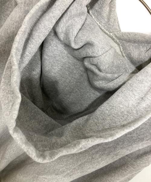 BABY MiLO（ベビーマイロ）BABY MiLO (ベビーマイロ) KAWS (カウズ) プルオーバーパーカー グレー サイズ:Mの古着・服飾アイテム