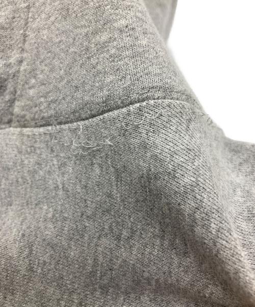 BABY MiLO（ベビーマイロ）BABY MiLO (ベビーマイロ) KAWS (カウズ) プルオーバーパーカー グレー サイズ:Mの古着・服飾アイテム