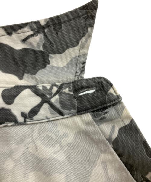 A BATHING APE（アベイシングエイプ）A BATHING APE (アベイシングエイプ) KAWS (カウズ) 半袖シャツ グレー サイズ:Mの古着・服飾アイテム