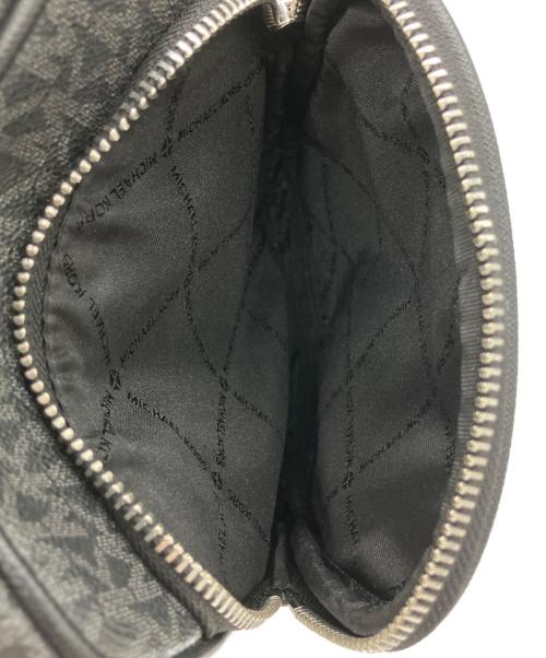 MICHAEL KORS（マイケルコース）MICHAEL KORS (マイケルコース) ショルダーバッグ ブラックの古着・服飾アイテム