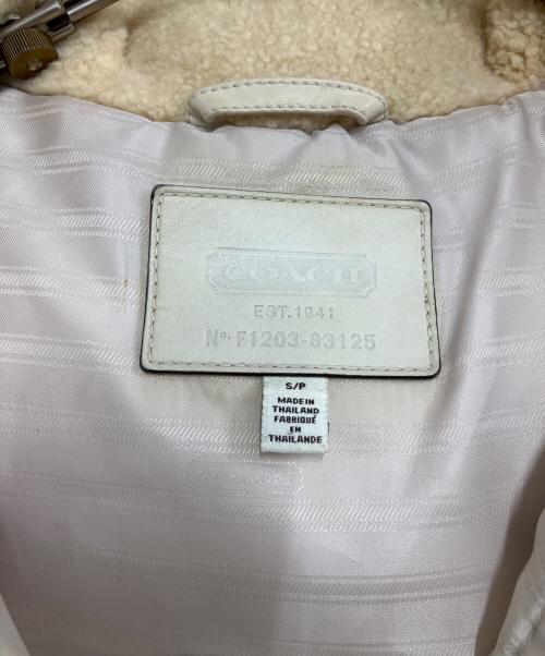 COACH（コーチ）COACH (コーチ) ダウンベスト ホワイト サイズ:ｓの古着・服飾アイテム