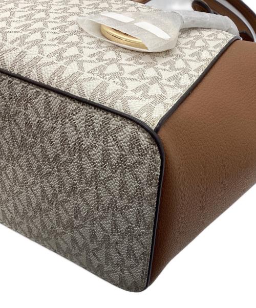 MICHAEL KORS（マイケルコース）MICHAEL KORS (マイケルコース) バッグ ホワイトの古着・服飾アイテム