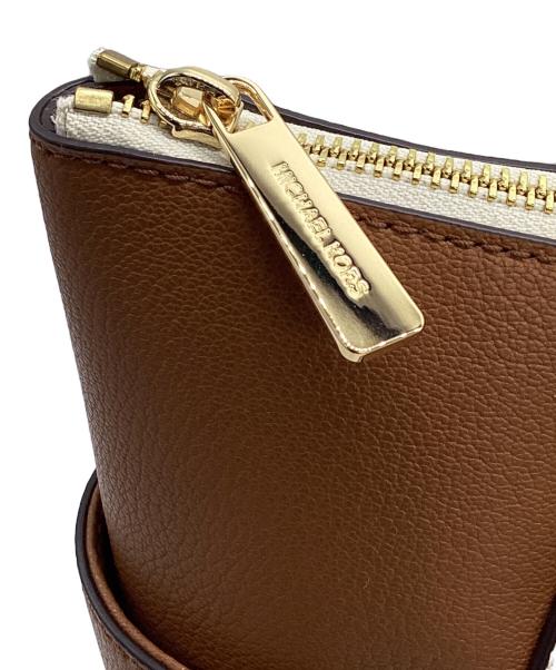 MICHAEL KORS（マイケルコース）MICHAEL KORS (マイケルコース) バッグ ホワイトの古着・服飾アイテム