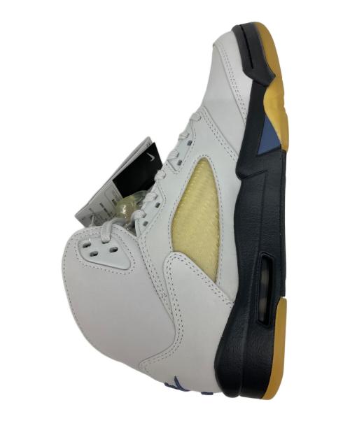 NIKE（ナイキ）NIKE (ナイキ) WMNS AIR JORDAN 5 RETRO SP PHOTON DUST/BLACK サイズ:26.5 未使用品の古着・服飾アイテム