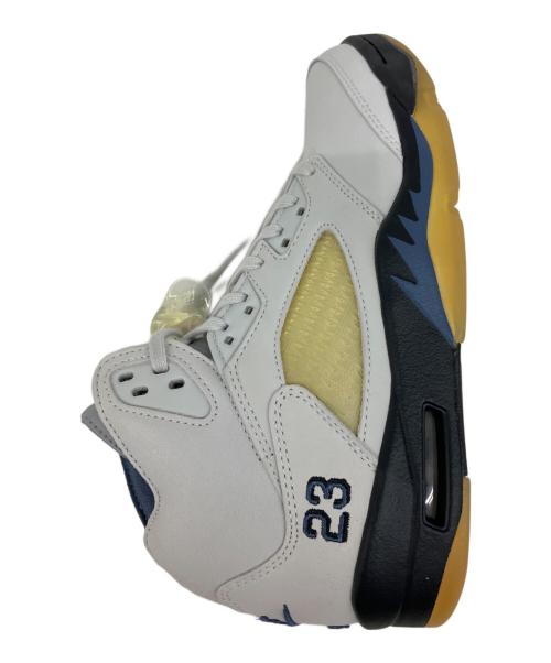 NIKE（ナイキ）NIKE (ナイキ) WMNS AIR JORDAN 5 RETRO SP PHOTON DUST/BLACK サイズ:26.5 未使用品の古着・服飾アイテム
