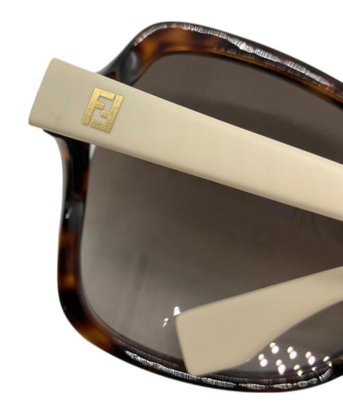 FENDI（フェンディ）FENDI (フェンディ) サングラス ホワイト×ブラウンの古着・服飾アイテム