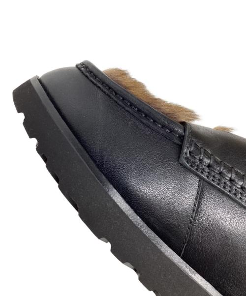 UGG（アグ）UGG (アグ) AMBUSH (アンブッシュ) ペニーローファー ブラック×ブラウン サイズ:23の古着・服飾アイテム