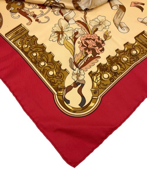 HERMES（エルメス）HERMES (エルメス) シルクスカーフ ベージュ×レッドの古着・服飾アイテム