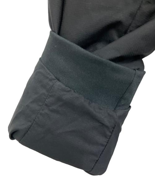 MOUNTAIN HARD WEAR（マウンテンハードウェア）MOUNTAIN HARD WEAR (マウンテンハードウェア) マウンテンパーカー ブラック サイズ:Sの古着・服飾アイテム