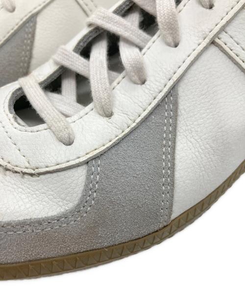 BW SPORT（ビーダブルスポーツ）BW SPORT (ビーダブルスポーツ) スニーカー ホワイト×グレー サイズ:24.5の古着・服飾アイテム