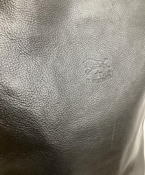 IL BISONTE（イル ビゾンテ）IL BISONTE (イル ビゾンテ) レザーショルダーバッグ ブラックの古着・服飾アイテム