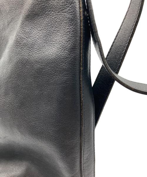 IL BISONTE（イル ビゾンテ）IL BISONTE (イル ビゾンテ) レザーショルダーバッグ ブラックの古着・服飾アイテム