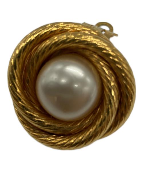 CHANEL（シャネル）CHANEL (シャネル) イヤリング ゴールド×ホワイトの古着・服飾アイテム