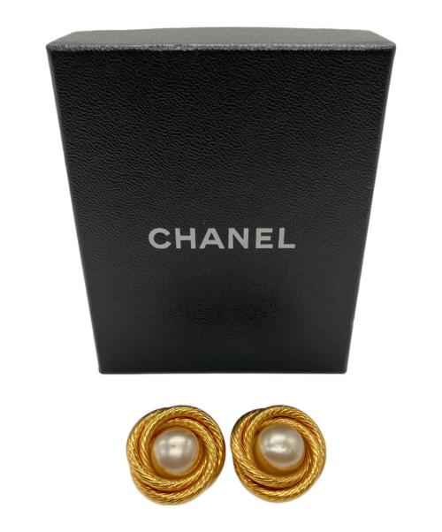 CHANEL（シャネル）CHANEL (シャネル) イヤリング ゴールド×ホワイトの古着・服飾アイテム