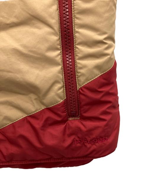 Patagonia（パタゴニア）Patagonia (パタゴニア) リバーシブルベスト レッド×ベージュ サイズ:XLの古着・服飾アイテム