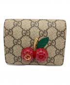 GUCCIグッチ）の古着「GGスプリーム チェリー コンパクトウォレット」｜ブラウン