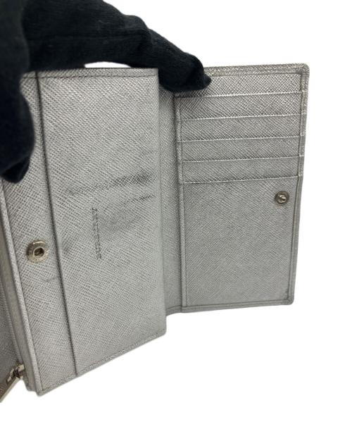 BURBERRY（バーバリー）BURBERRY (バーバリー) 3つ折り財布 シルバーの古着・服飾アイテム