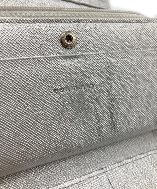 BURBERRY（バーバリー）BURBERRY (バーバリー) 3つ折り財布 シルバーの古着・服飾アイテム