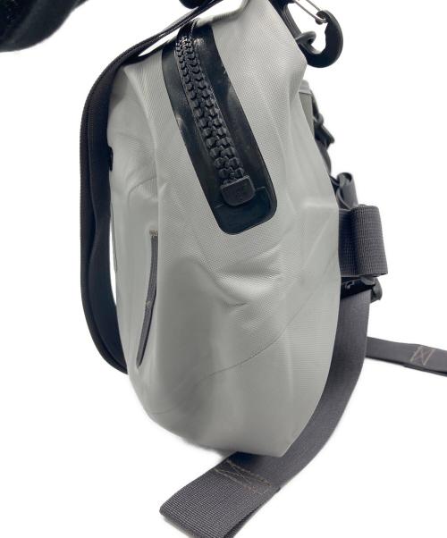 Patagonia（パタゴニア）Patagonia (パタゴニア) Stormsurge Hip Pack グレー×ブラックの古着・服飾アイテム