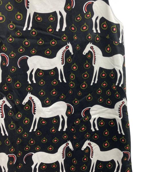 marimekko（マリメッコ）marimekko (マリメッコ) ノースリーブ・キャミソールワンピース ブラック×ホワイト サイズ:38の古着・服飾アイテム