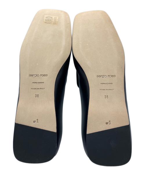 sergio rossi（セルジオロッシ）sergio rossi (セルジオロッシ) メタルプレートロゴレザースクエアトゥフラットシューズ ブラック サイズ:38の古着・服飾アイテム