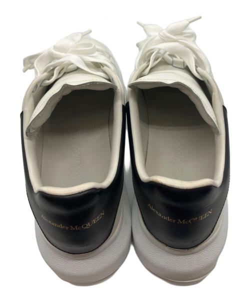 ALEXANDER McQUEEN（アレキサンダーマックイーン）ALEXANDER McQUEEN (アレキサンダーマックイーン) OVERSIZED SNEAKER ホワイト サイズ:41.5の古着・服飾アイテム