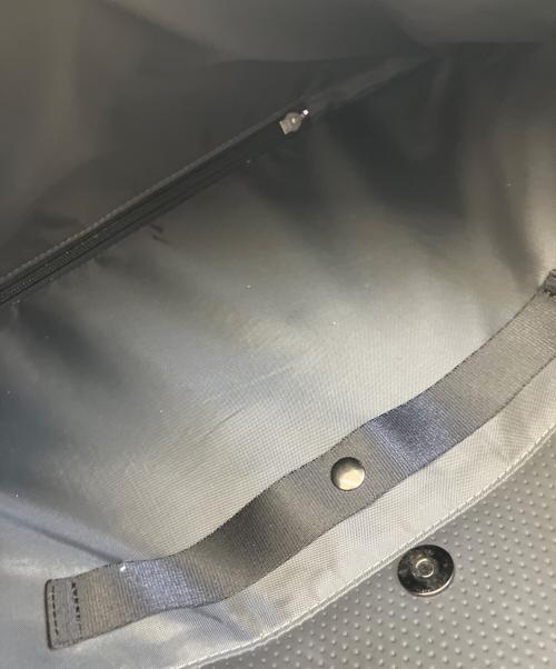 Neu interesse（ノイ・インテレッセ）Neu interesse (ノイ・インテレッセ) ビジネスバッグ グレーの古着・服飾アイテム