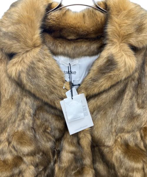 Jakke（ジャッキー）Jakke (ジャッキー) エコファーコート ブラウン サイズ:SIZE　M 未使用品の古着・服飾アイテム