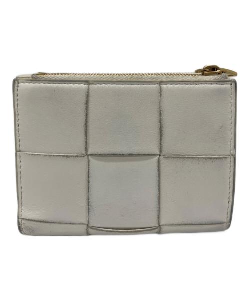 BOTTEGA VENETA（ボッテガベネタ）BOTTEGA VENETA (ボッテガベネタ) 2つ折り財布 ホワイトの古着・服飾アイテム