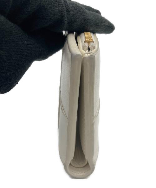 BOTTEGA VENETA（ボッテガベネタ）BOTTEGA VENETA (ボッテガベネタ) 2つ折り財布 ホワイトの古着・服飾アイテム