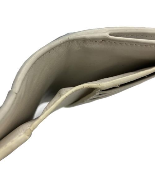 BOTTEGA VENETA（ボッテガベネタ）BOTTEGA VENETA (ボッテガベネタ) 2つ折り財布 ホワイトの古着・服飾アイテム